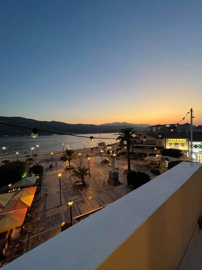 Апартаменти Plateia Sea View Loft Самос Екстер'єр фото